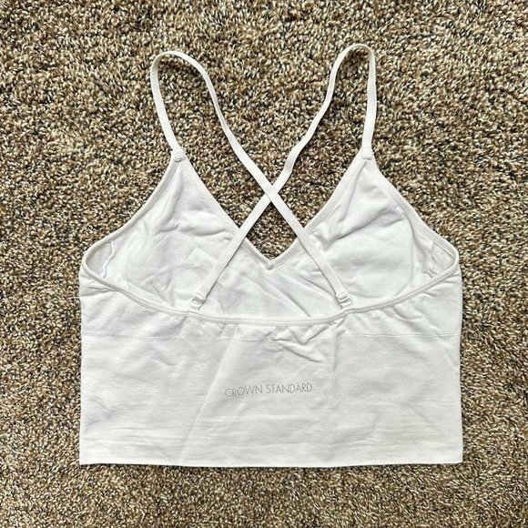 Crown Standard V-Neck White Crop Top - Picture 4 of 6